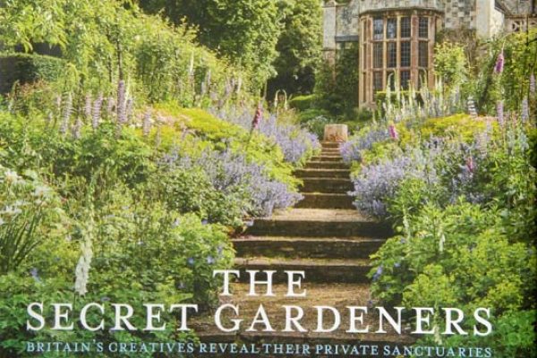 The Secret Gardeners (1)
